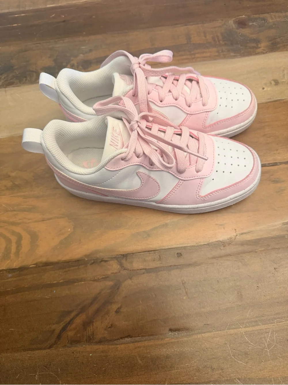 Nike - kids court borough low